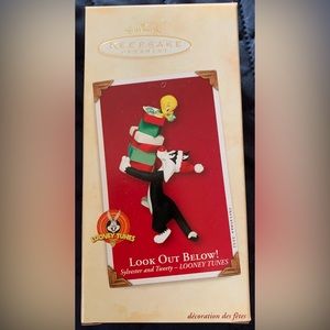 Hallmark Keepsake Ornament Sylvester & Tweety Looney Tunes like new condition